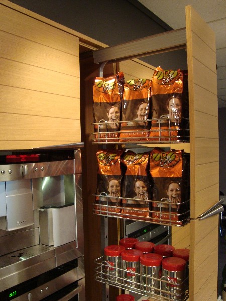 Inmiddels hebben we Oro Caff&egrave; ook op voorraad. U ziet trouwens de Snaidero keuken Time in onze showroom.