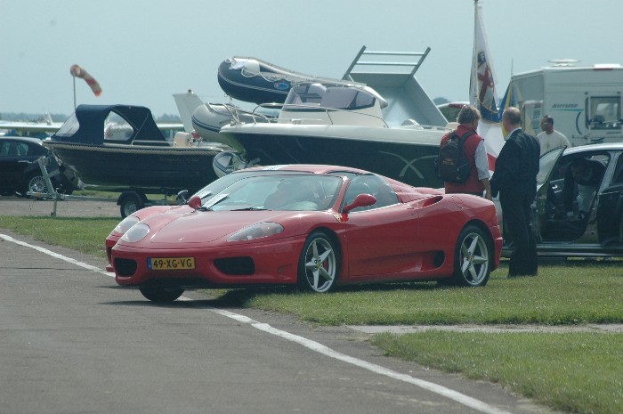 Ook toys voor boys natuurlijk. Ook deze auto`s werden verzorgd door Autobedrijf Melse in Goes.