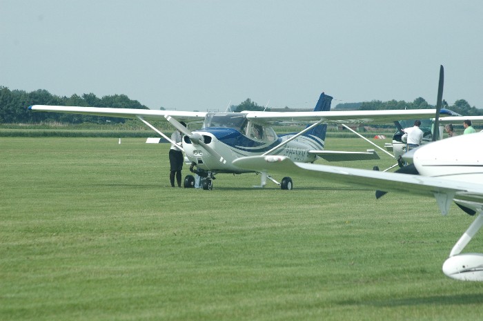 We hebben de hele dag doorgevlogen met allerlei Cessna`s die af-en-aan konden vliegen vanaf Zeeland Airport.