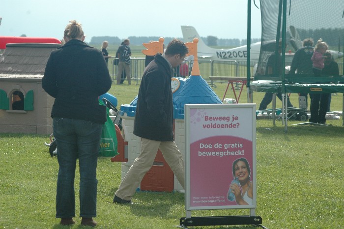 Voor de kinderen was er uiteraard ook van alles geregeld op het Midzomer Event. Patrick komt het even controleren.