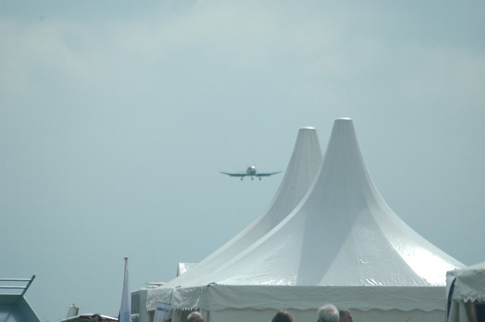 De pagodetenten op het Arnemuidse vliegveld was natuurlijk een geweldig mooi zicht. 