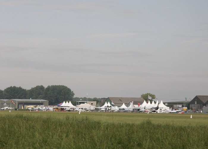 Het vliegveld Midden Zeeland.