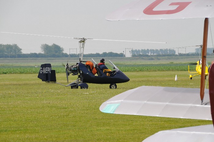 De binnenkomst van de Engelse Gyrocopters `s morgens.