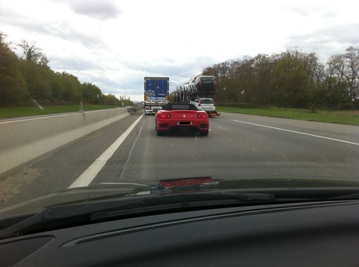 Het eerste stuk reed alleen de Saab open.