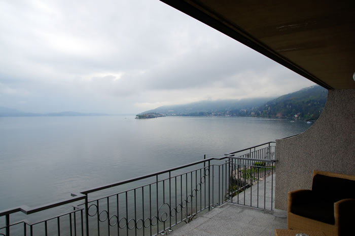 Het Lago Maggiore vanaf het balkon.